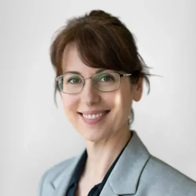 Portrait of Julia K, Web3 Paralegal at NeosLegal
