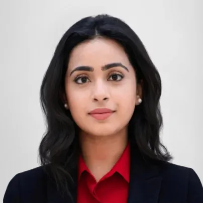 Portrait of Zainab Kamran, Associate at NeosLegal